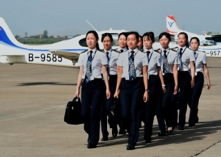 中国飞行学院的探索与挑战，培养航空人才的摇篮，中国飞行学院，培养航空人才的摇篮与面临的挑战和探索
