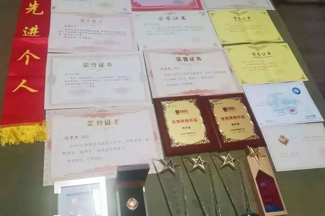 解放军报是否为核心期刊的探讨，解放军报是否为核心期刊的探讨与解析