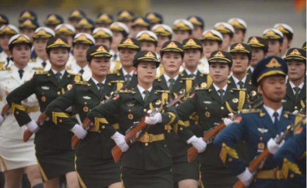中国人民解放军女兵图片，展现力量与荣耀，中国人民解放军女兵风采，力量与荣耀的展现