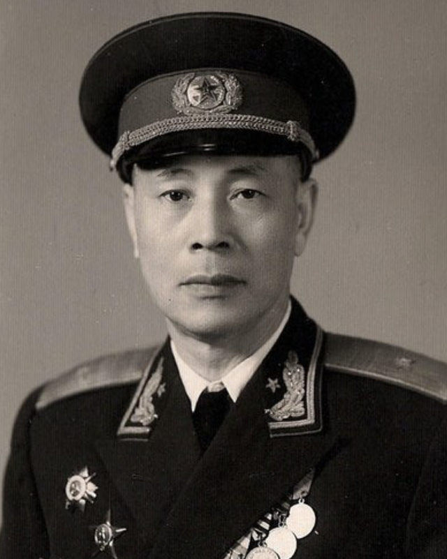 解放军第十四军军长，英勇无畏的领军人物，解放军第十四军军长，英勇无畏的领军传奇