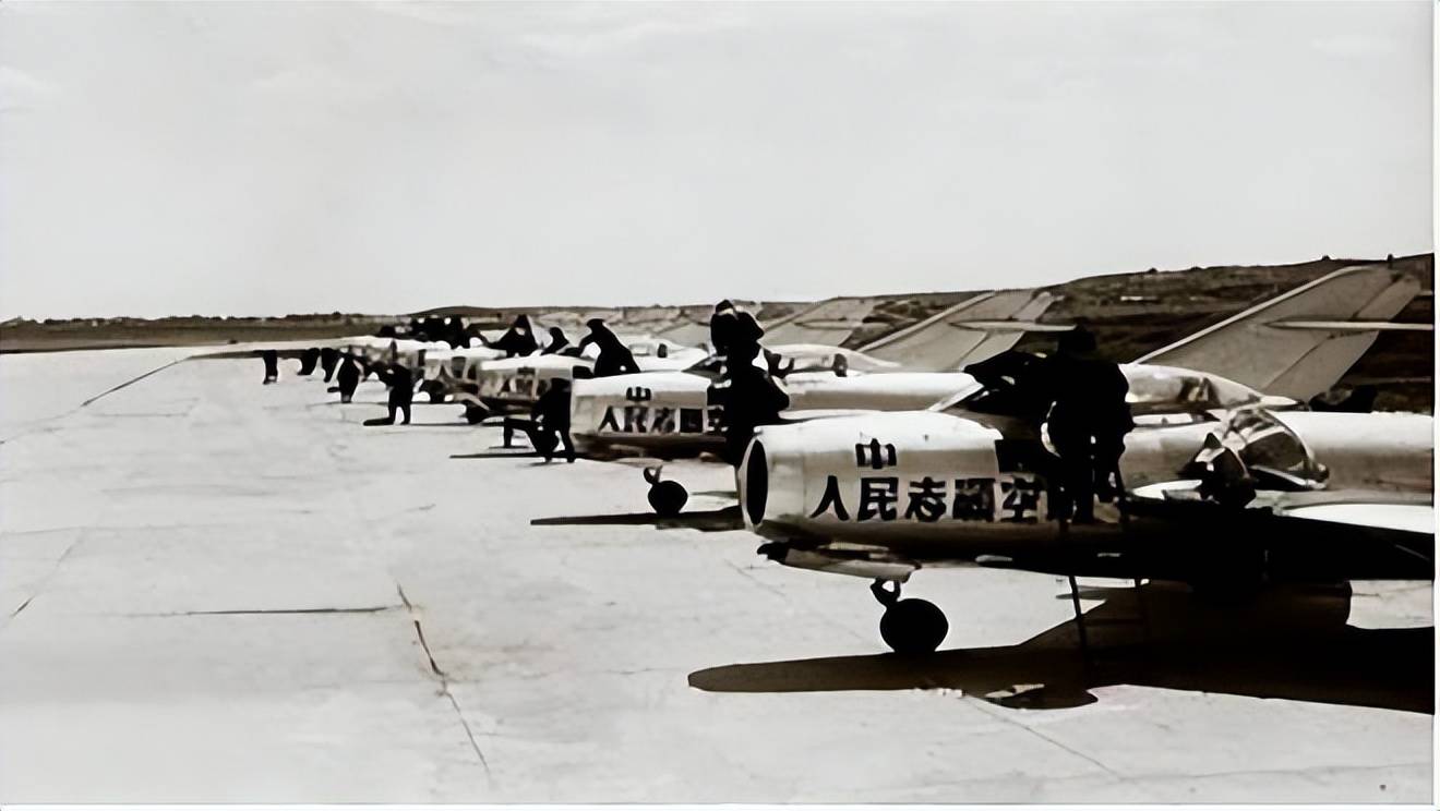 中国空军第十五军，历史与现状的辉煌篇章，中国空军第十五军，历史辉煌与现状展望