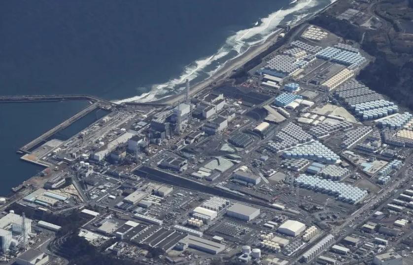 中国新一代护卫舰054B现身，揭示其技术特点与未来展望，中国新一代护卫舰054B亮相，技术特性深度解析与未来展望