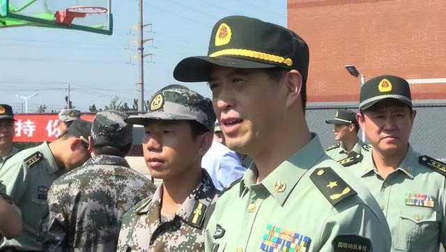 十四集团军四十师师长，领导力与荣耀的象征，十四集团军四十师师长，领导力与荣耀的典范