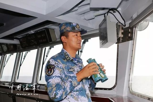 岳阳舰舰长，一位海军英雄的荣耀与担当，岳阳舰舰长，海军英雄的荣耀与担当之路