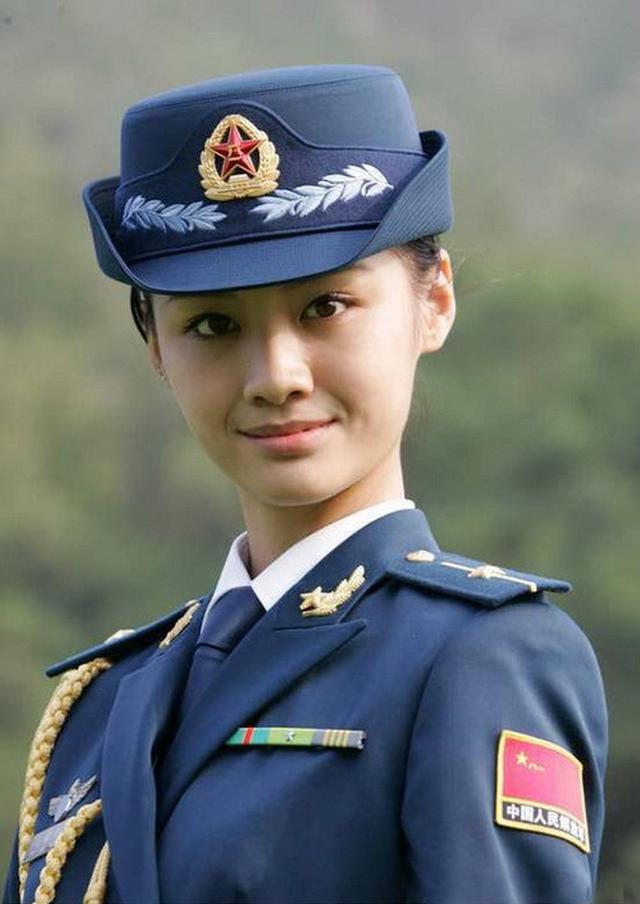 中国女兵照片壁纸，展现力量与美丽的独特风采，中国女兵壁纸，力量与美丽的独特风采展现