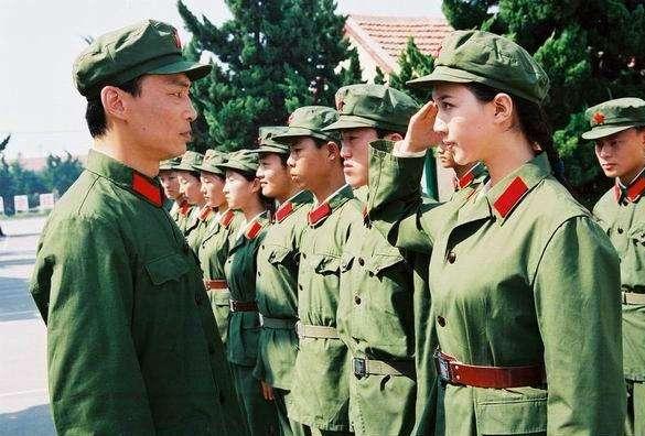 中国军队军服演变史，从58式到62式军服的发展，中国军队军服演变史，从58式到62式的历程回顾