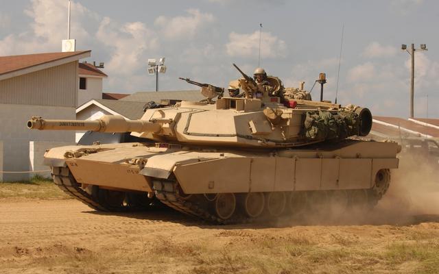 M1A2艾布拉姆斯防护能力，钢铁巨兽的坚实防线，M1A2艾布拉姆斯的坚实防线，钢铁巨兽的防护能力