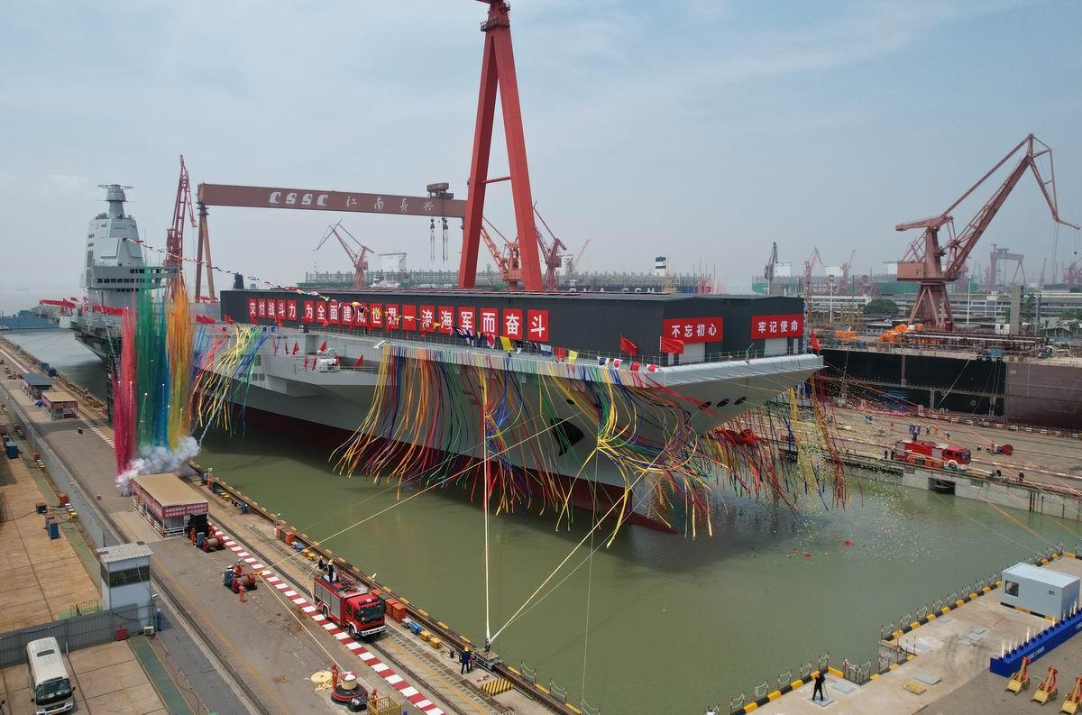 我国海军里程碑事件，第一艘航母下水仪式盛大举行，中国海军里程碑事件，首艘航母下水仪式盛大举行