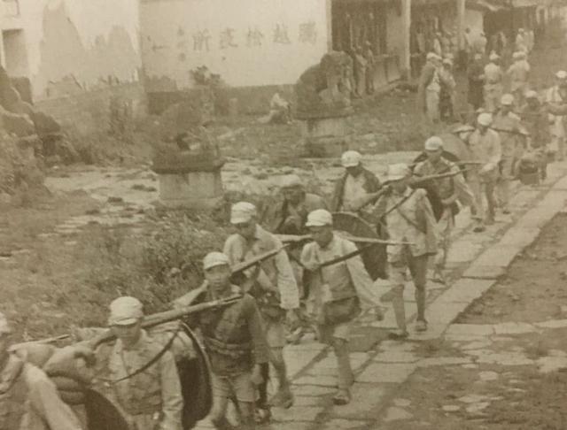 军官工资一年有40万吗？深度解析军官薪资结构，深度解析军官薪资结构，能否达到一年40万？
