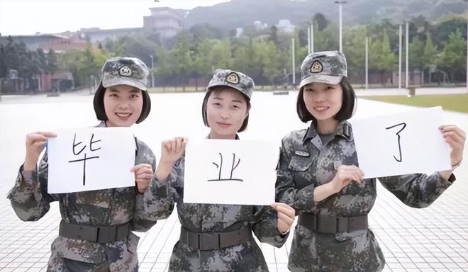 军中图片大全，唯美图片展现铁血柔情，军中图片大全，铁血柔情之唯美展现