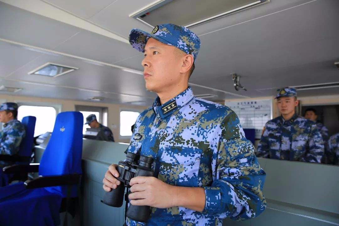 辽宁舰历任舰长一览，辽宁舰历任舰长一览，荣耀与担当的历程