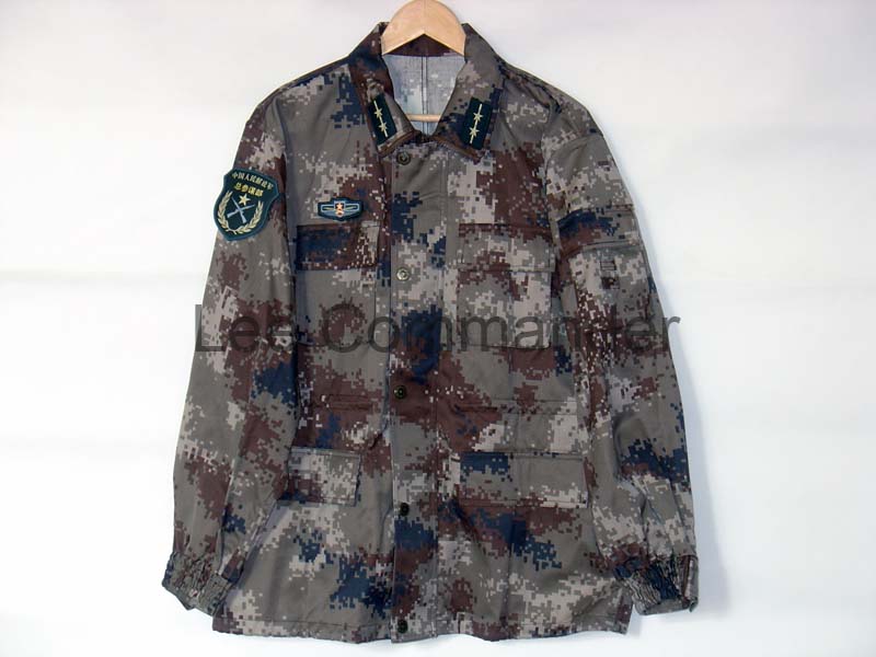 探索军事风采，07式迷彩作训服图片展示，军事风采揭秘，07式迷彩作训服图片展示