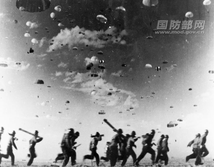空降兵军历史，英勇无畏，铸就辉煌，空降兵军史，英勇铸就辉煌