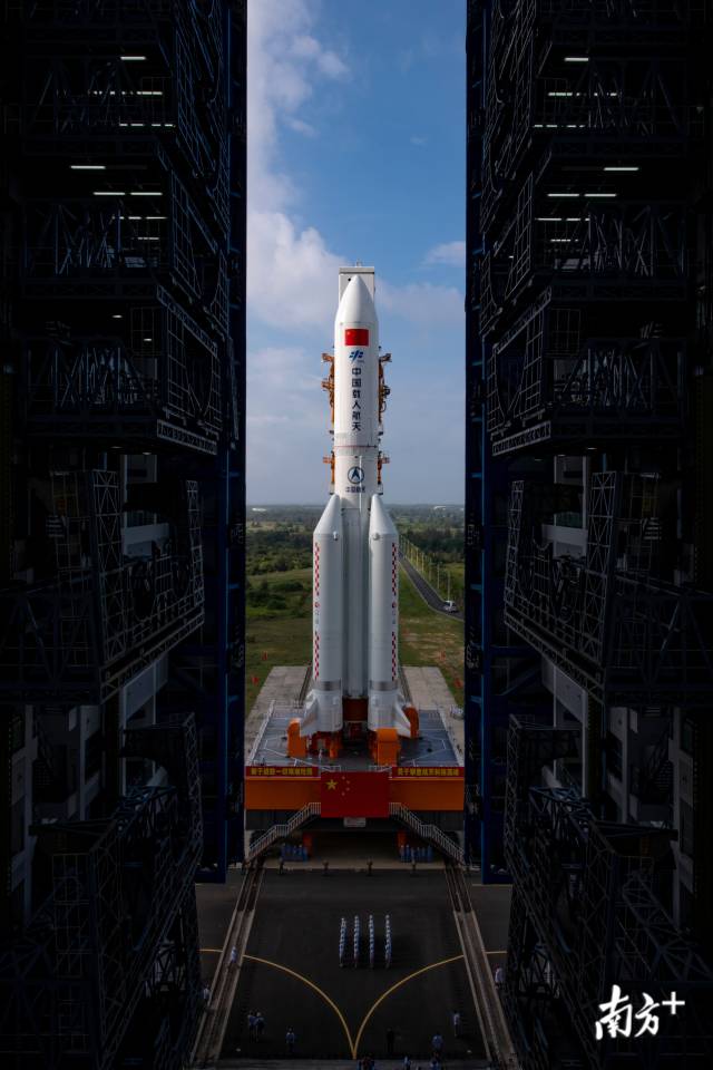 长征五号B运载火箭核心舱，探索宇宙的先锋力量，长征五号B运载火箭核心舱，先锋力量，探索宇宙之巅