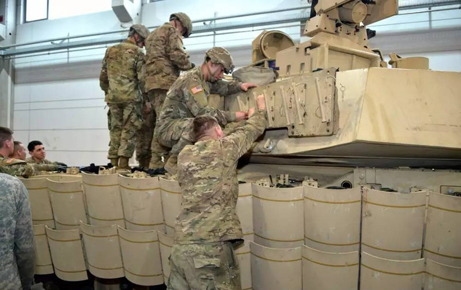 M1A2艾布拉姆斯悬挂系统，引领军事车辆悬挂技术的革新，M1A2艾布拉姆斯悬挂系统，军事车辆悬挂技术的革新先锋