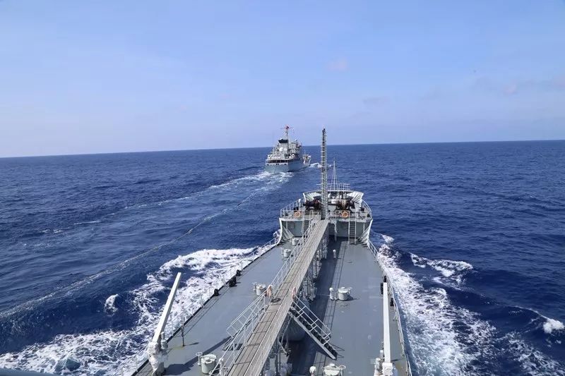 南海舰队勤务船大队，守护海洋，展现勤务力量，南海舰队勤务船大队，守护海洋的勤务力量