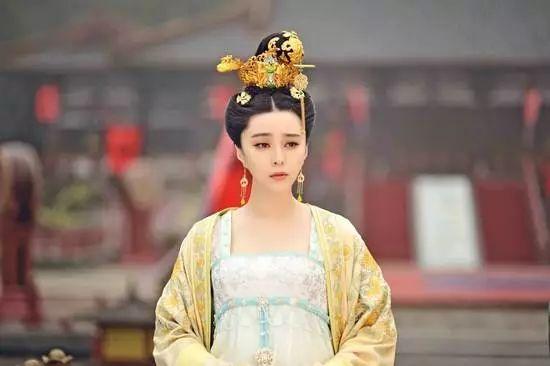 裤裆里掏手留弹，深度解析背后的故事与启示，裤裆里掏手留弹，背后的故事与启示深度解析
