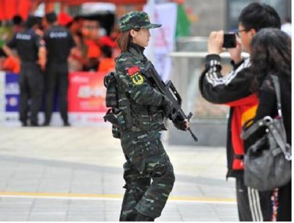 武警和解放军服装的区别是什么，武警和解放军服装的区别解析