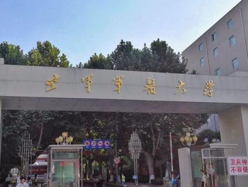 中国人民解放军空军学校，培养精英飞行员的摇篮，中国人民解放军空军学校，精英飞行员摇篮