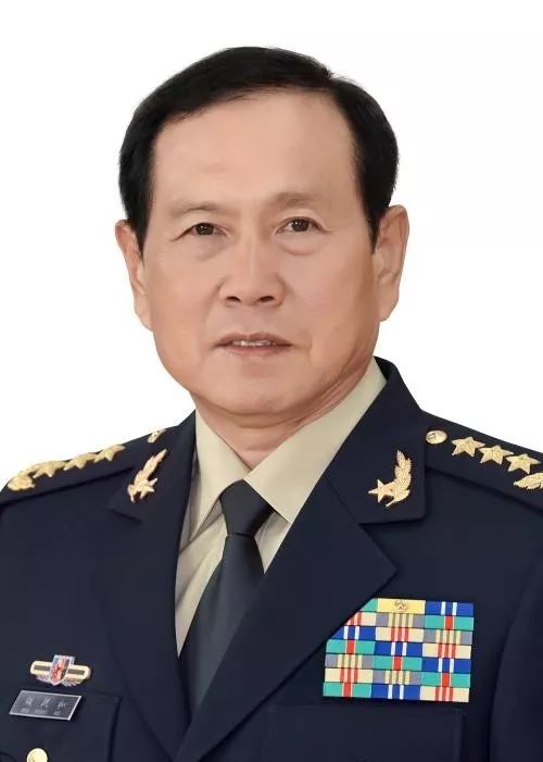 中央军事频道周翌昕，深度解析军事新闻与人物风采，周翌昕解析军事新闻与人物风采，聚焦军事频道深度报道