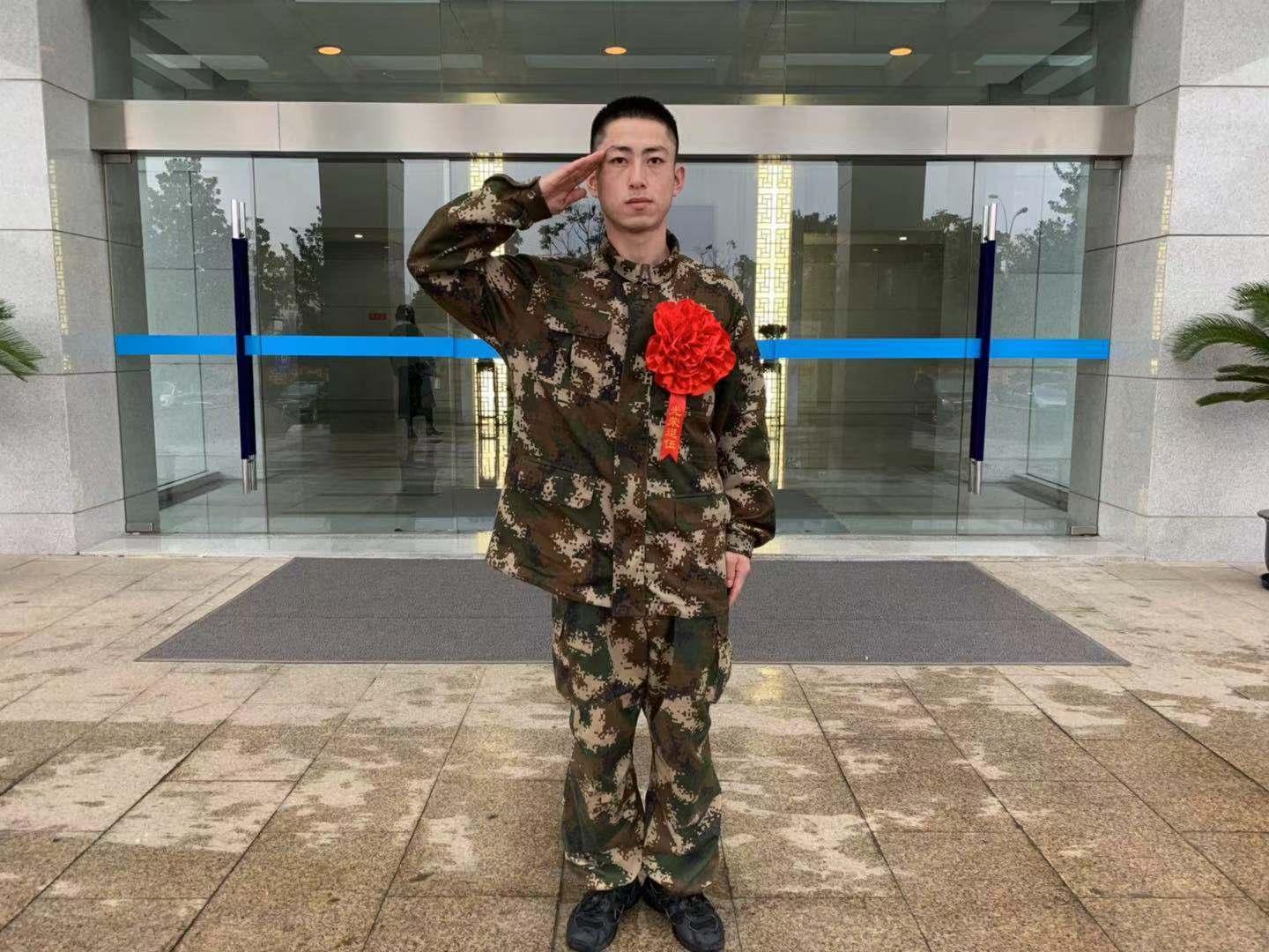 义务兵训练量常人能忍受吗？探讨与解析，义务兵训练量，常人能否承受？深度探讨与解析