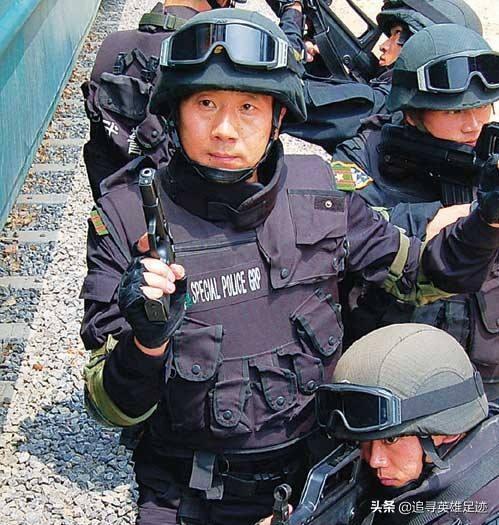 武警礼服，传统与荣耀的象征，武警礼服，传统与荣耀的辉煌标志