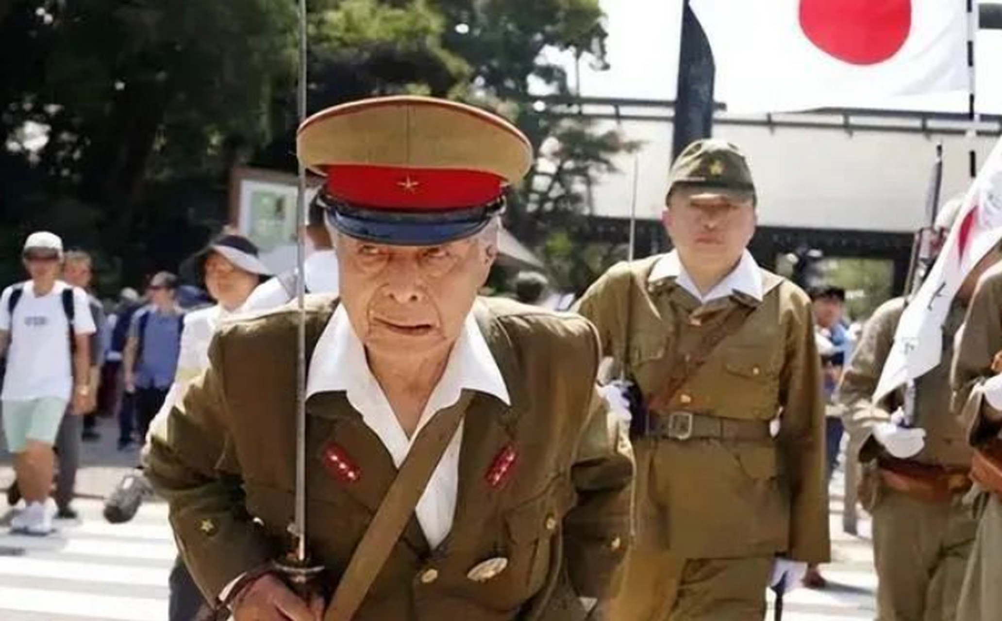 日本老兵对新兵的训练方式，挑战与成长，日本新兵训练，老兵的方式、挑战与成长之路
