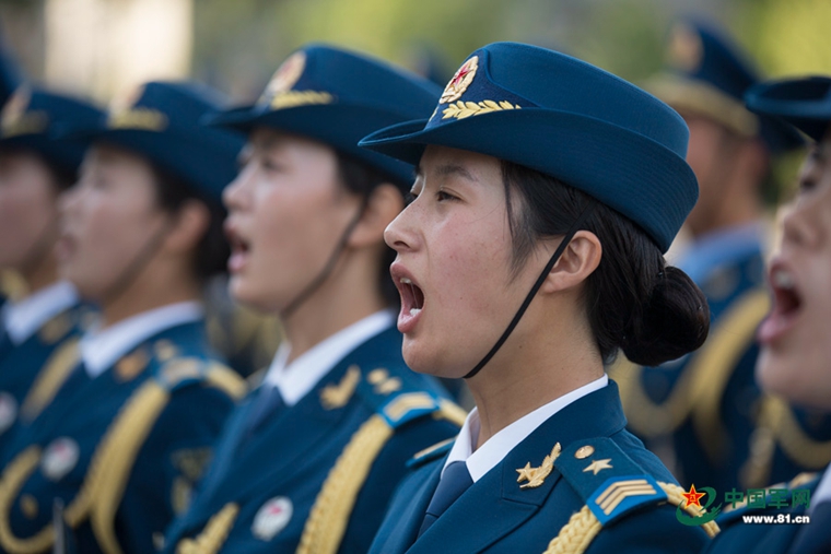 揭秘三军仪仗队训练的视频，铁血男儿铸就荣耀，三军仪仗队铁血训练揭秘，男儿铸就荣耀时刻