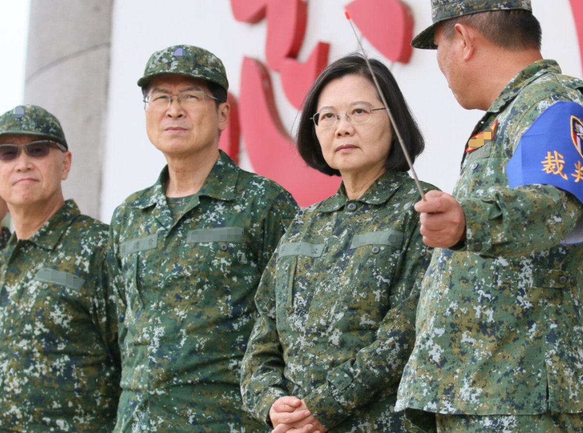 关于军方进驻台湾，深度解析与观点探讨，军方进驻台湾，深度解析与观点交锋