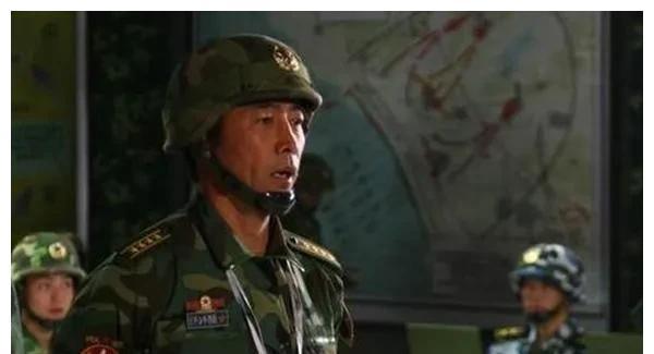 参谋与参谋长，职责与角色的深度解析，参谋与参谋长职责角色的深度解析与探讨