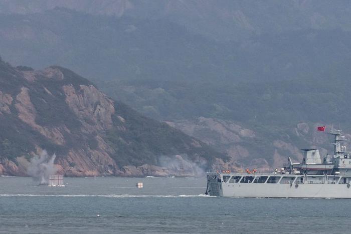 海军华山舰，探索海洋力量的杰出代表，海军华山舰，海洋力量的杰出探索者