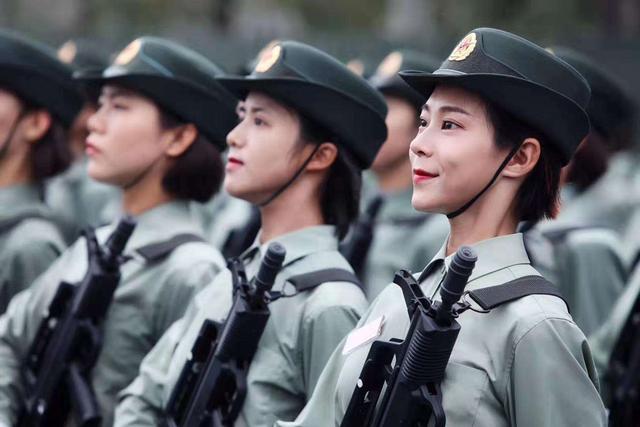 世界女兵图片高清，展现力量与荣耀的瞬间，世界女兵高清图片，力量与荣耀的瞬间展现
