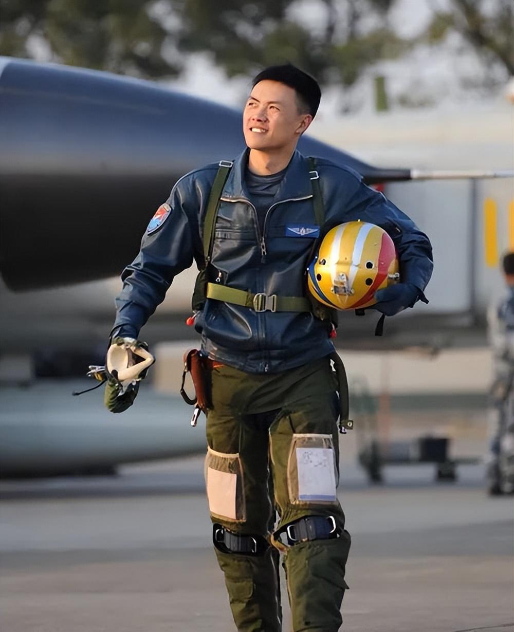 中国空军成立时的飞行员数量探究，中国空军成立时的飞行员数量揭秘