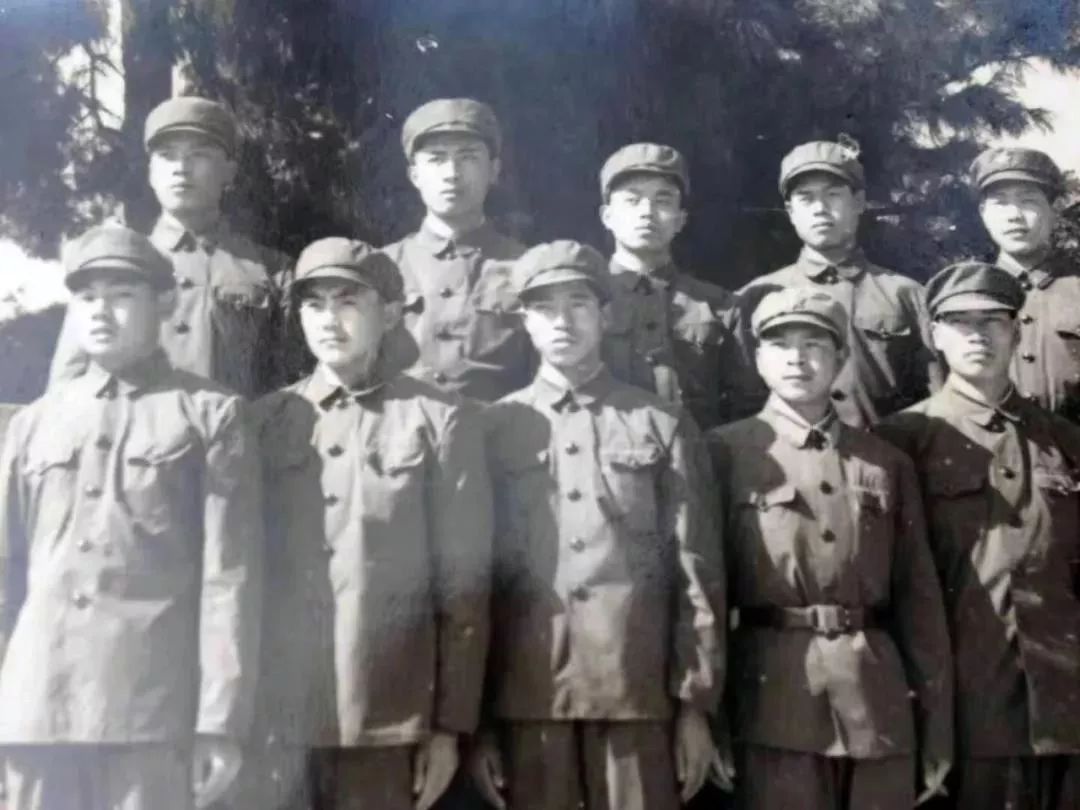 关于十四军通信团领导的重要角色与贡献，十四军通信团领导的核心角色与卓越贡献