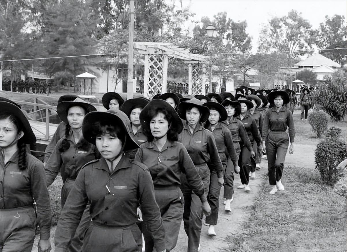 越南女兵与中国女兵，两国军事力量的独特视角，越南女兵与中国女兵，两国军事力量的独特对比