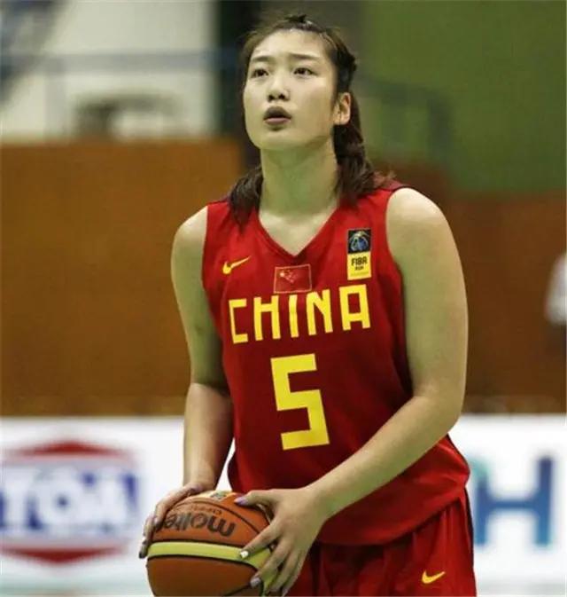 中国女篮新星李月汝的最新消息，展现璀璨篮球才华与不屈精神，中国女篮新星李月汝，篮球才华与不屈精神的璀璨展现