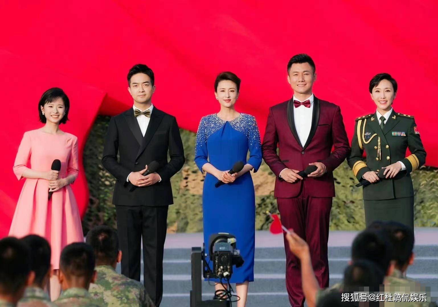 主持人八一晚会主持人张蕾的独特魅力与风采，八一晚会主持人张蕾的独特魅力与风采展现