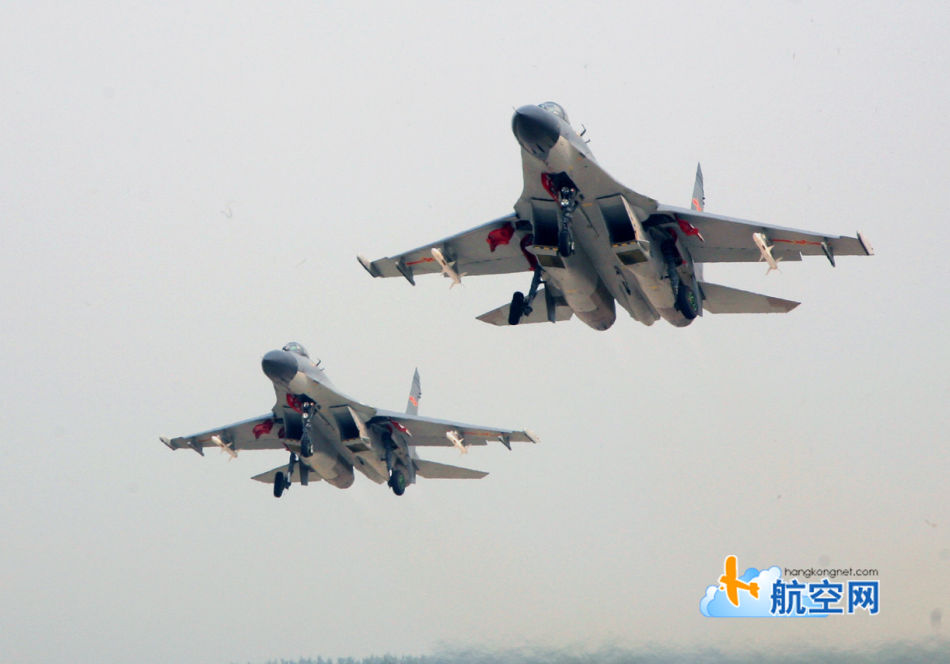 中国空军装备各型战机，力量与技术的完美结合，中国空军装备各型战机，力量与技术的完美融合
