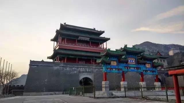 揭秘天下军事主持人身份，谁掌控了话语权的舞台？，揭秘军事主持人身份，谁主导话语权舞台？