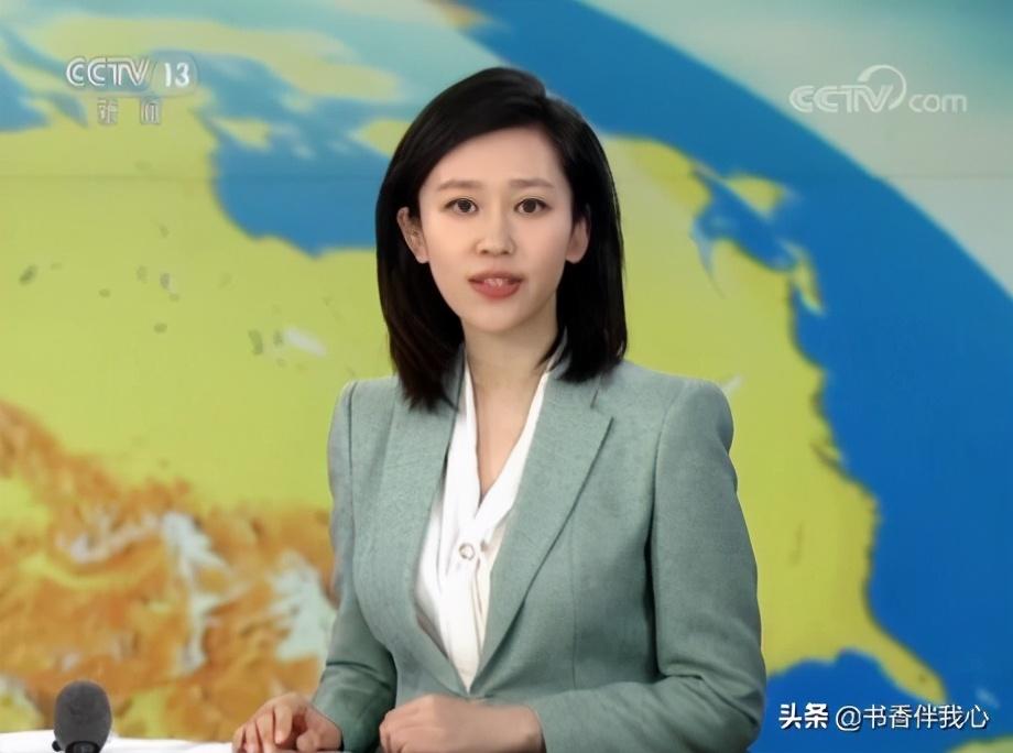 职业套装女主持人，时尚与专业的完美结合，职业套装女主持人，时尚与专业之完美融合