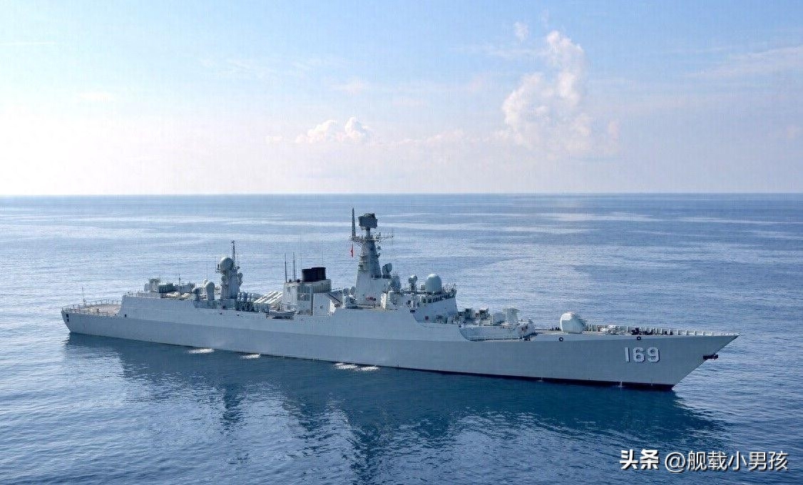 中国海军2023年舰艇一览表，实力与进步的见证，中国海军2023年舰艇实力与进步的见证表