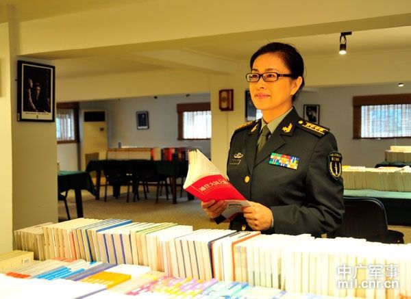 国防大学李莉的生平与成就，揭开神秘面纱下的出生年月，国防大学李莉的生平与成就揭秘，揭开神秘面纱下的出生年月与辉煌人生