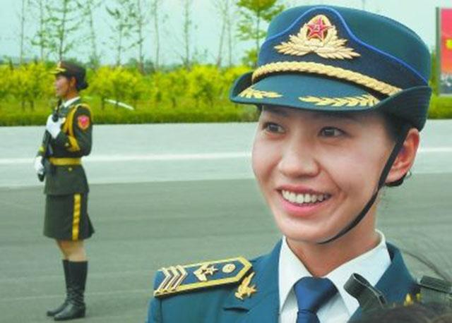 三军仪仗队女兵程诚图，荣耀与坚韧的象征，三军仪仗队女兵程诚图，荣耀与坚韧的典范