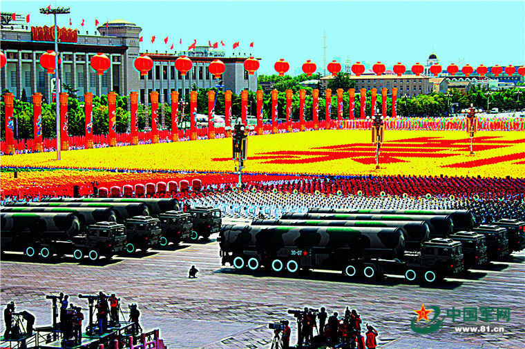 盛世盛典，回顾2009国庆阅兵解说词，盛世盛典回顾，2009国庆阅兵精彩解说词盘点