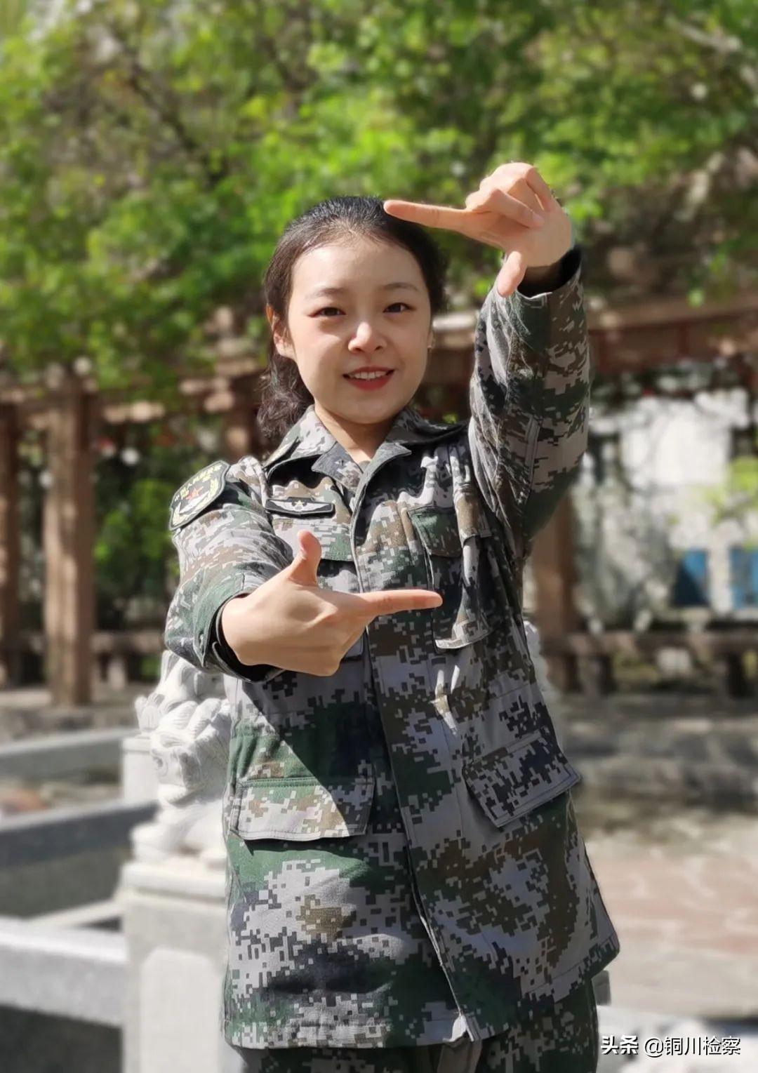 中国女兵图片高清大图——展现新时代巾帼英雄风采，中国女兵高清图片大图集，展现新时代巾帼英雄风采