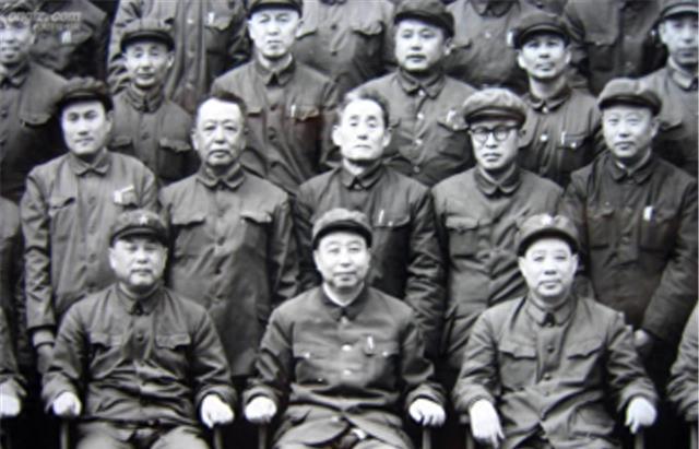 曾荣军事频道，深度解读军事资讯，展现国防力量，曾荣军事频道，深度解析军事动态，展现国防实力