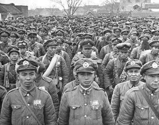当前国际形势下的紧张氛围，是否暗示着战争即将来临？，当前国际形势紧张氛围引发战争担忧？解析未来走向的不确定性风险。