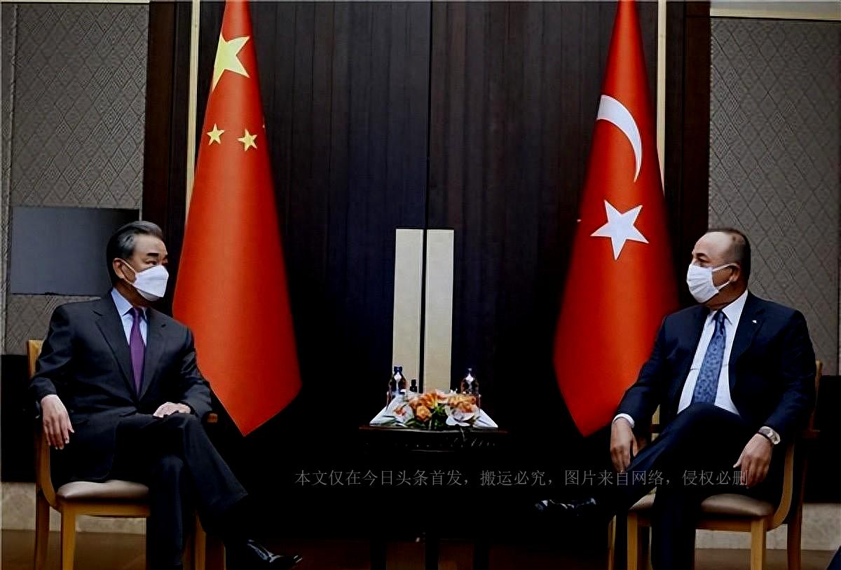 瓦良格号刚到中国的模样，历史见证与未来展望，瓦良格号归国初貌，历史见证与未来展望