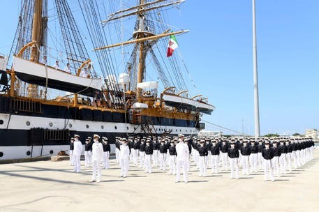 意大利海军举行盛大阅兵仪式，展现力量与荣耀，意大利海军盛大阅兵仪式，力量与荣耀的展现